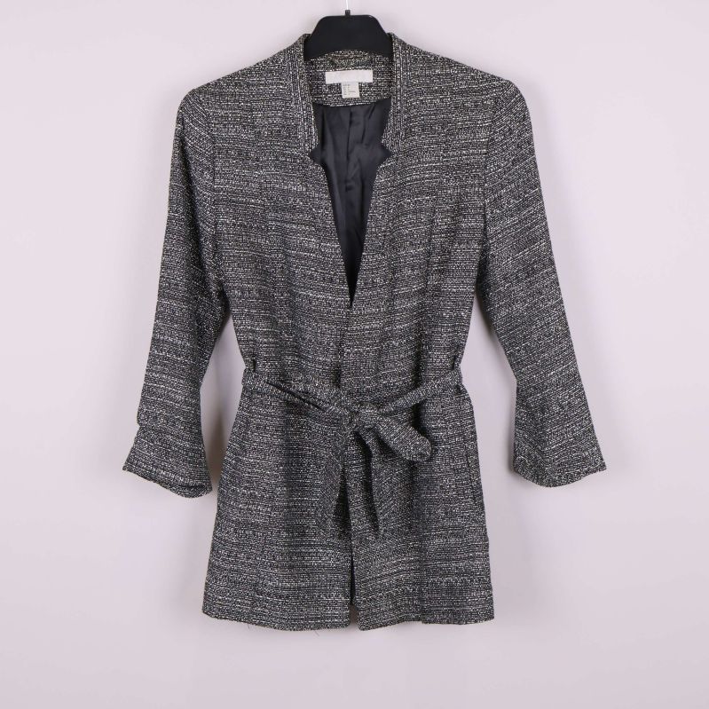 Kavaj med knytskärp och mönster