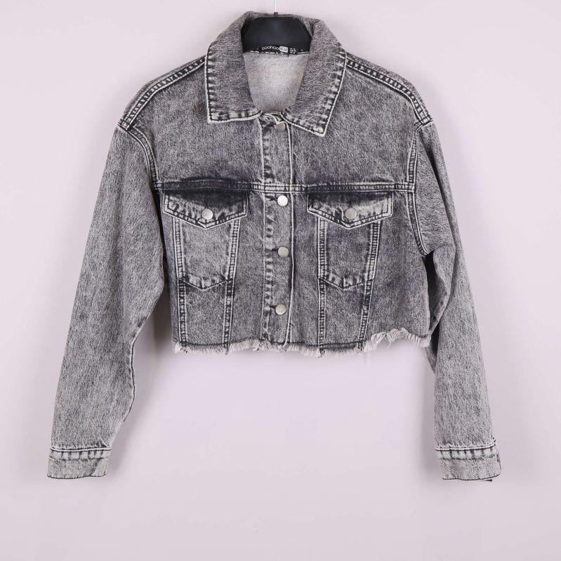 Framsidan med rå kant och fickor