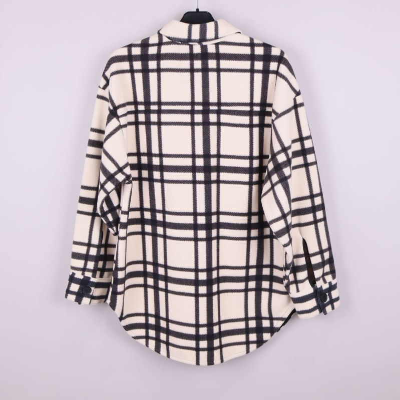 Hel baksida med rutigt mönster