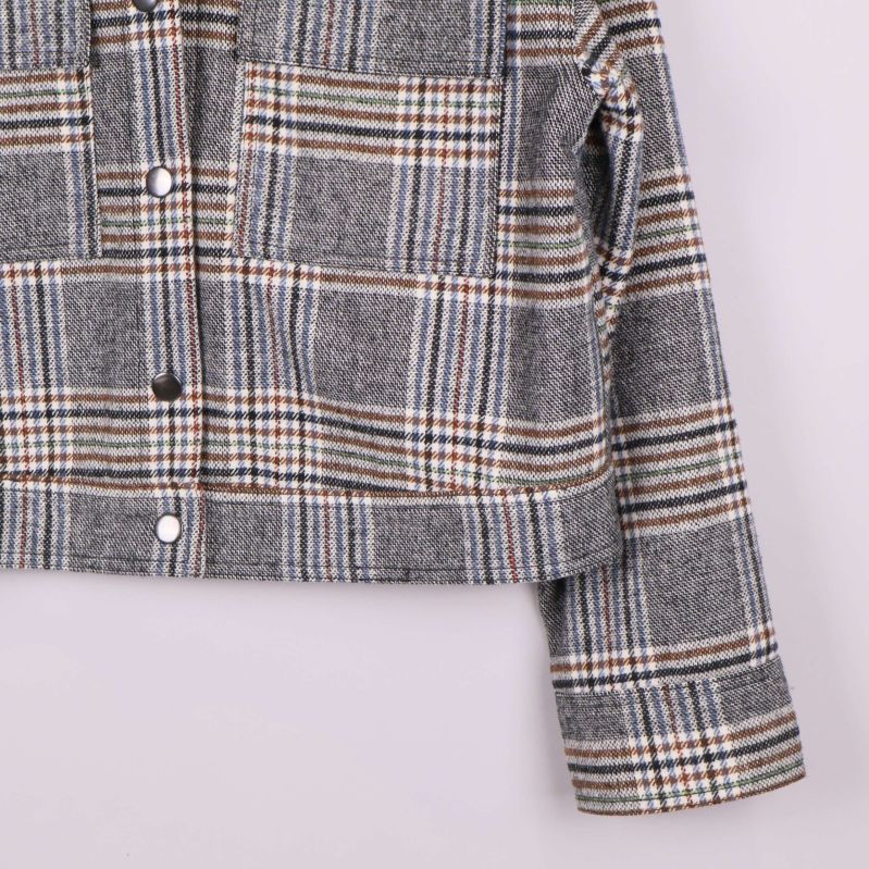 Ärmdetalj och rutmönster