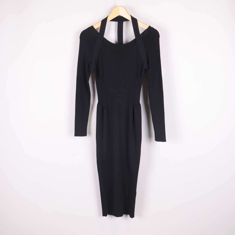 Svart figurnära klänning