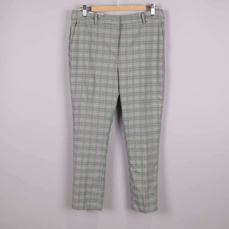 Framsidan av rutiga slacks 