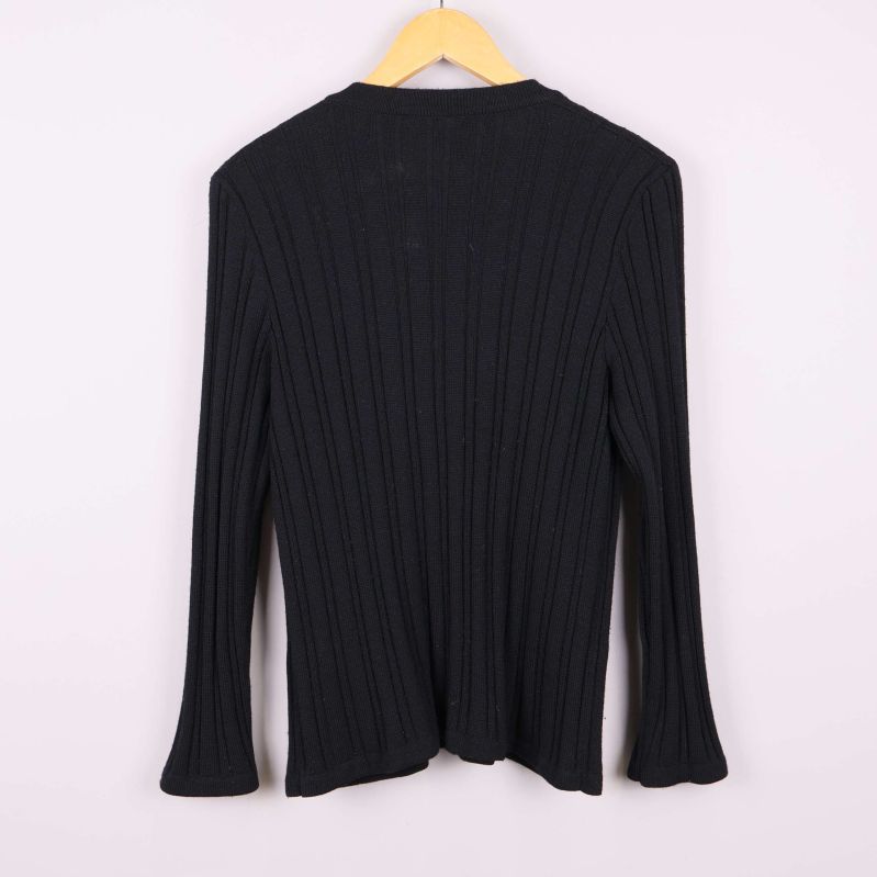 Detaljerad ficka med guldkedja