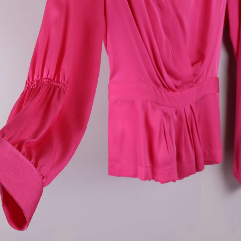 Rosa blus med knytband