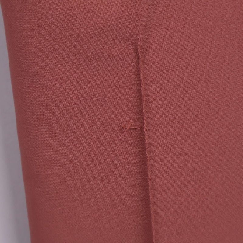 ZARA-logga och midjedetalj