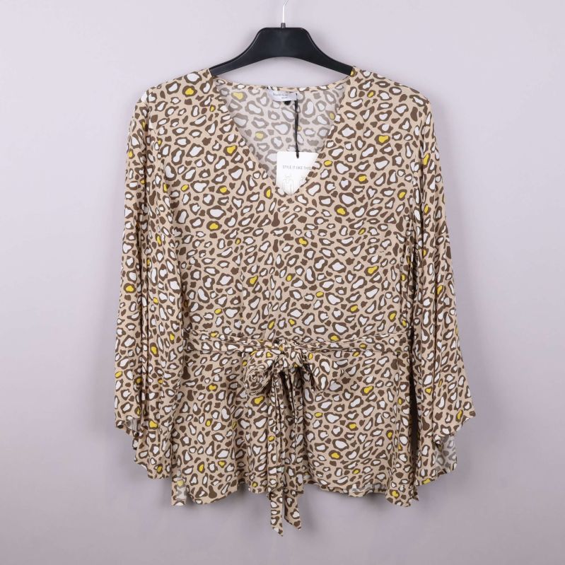 Blus med djurmönster