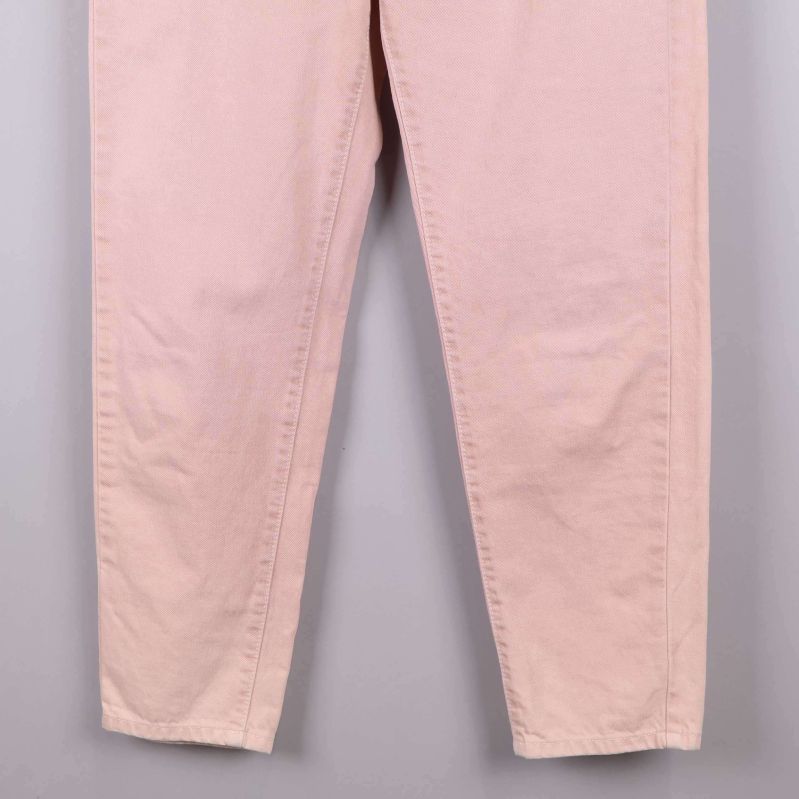 Benavslut på jeansen