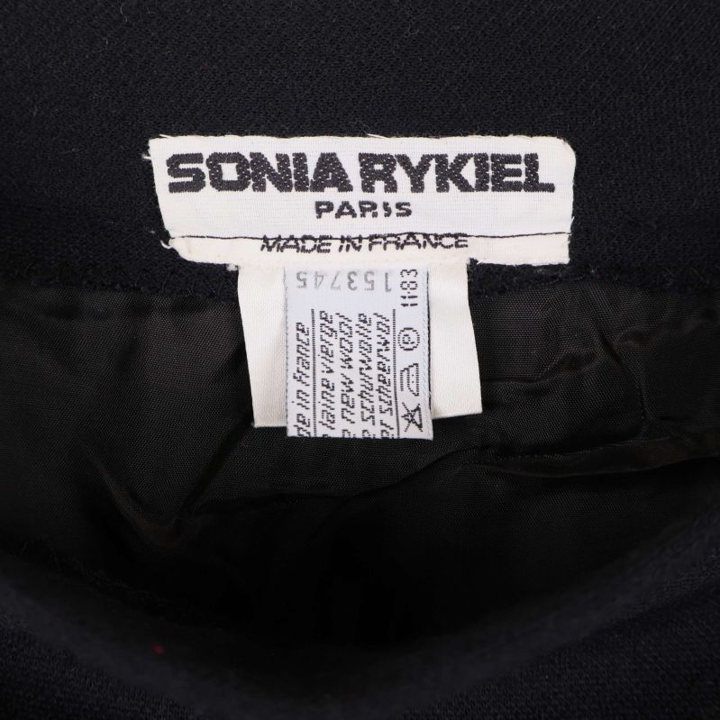 Sonia Rykiel-varumärkesetikett i kjolens midja