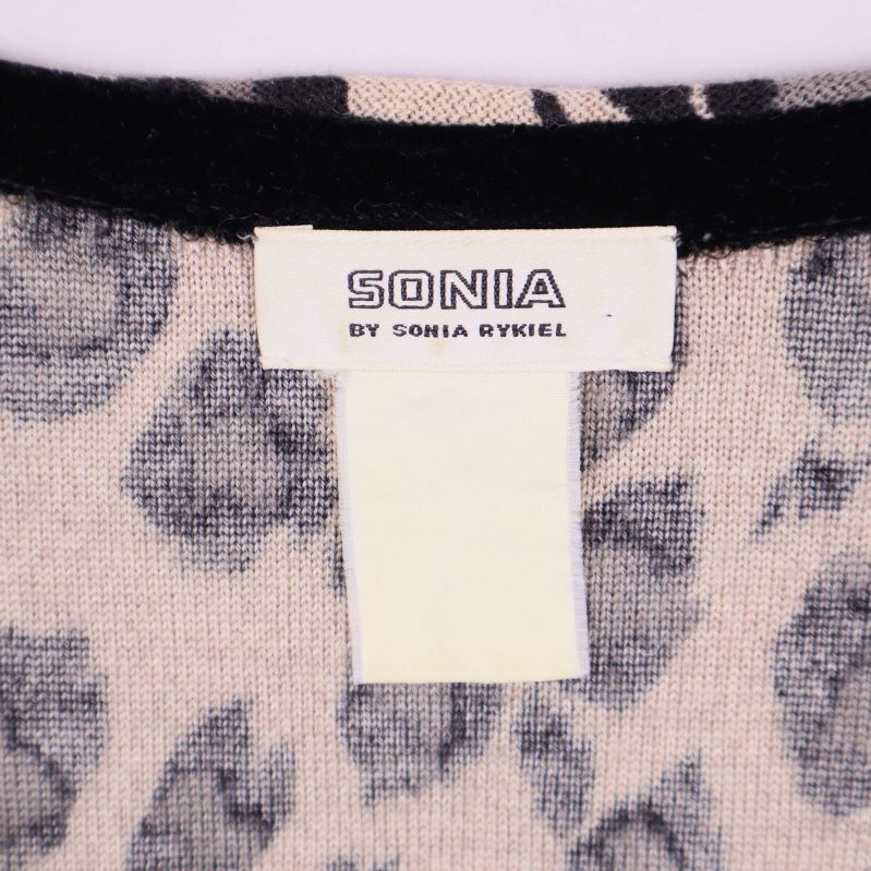 Närbild av etikett Sonia by Sonia Rykiel