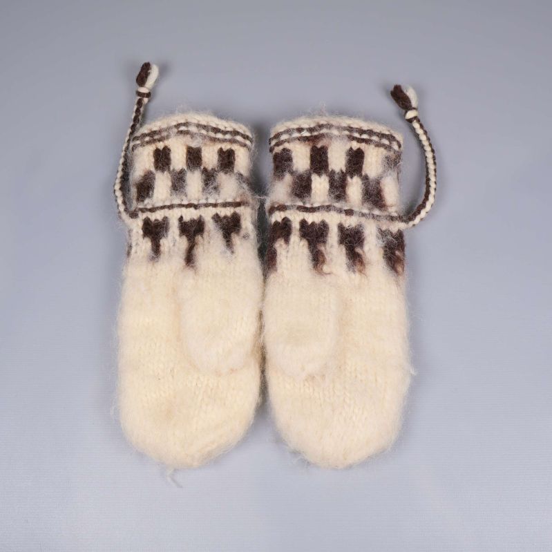 Tumvantar liggande sida vid sida, fluffig yta och mönstrad kant