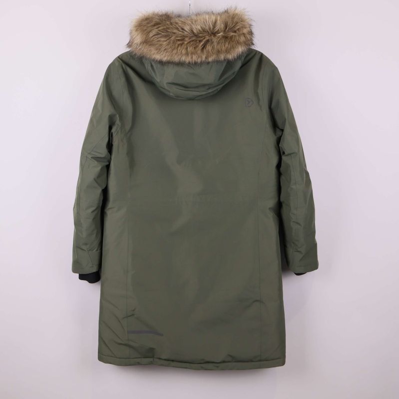 Baksida av olivgrön parkas med huva och fuskpäls