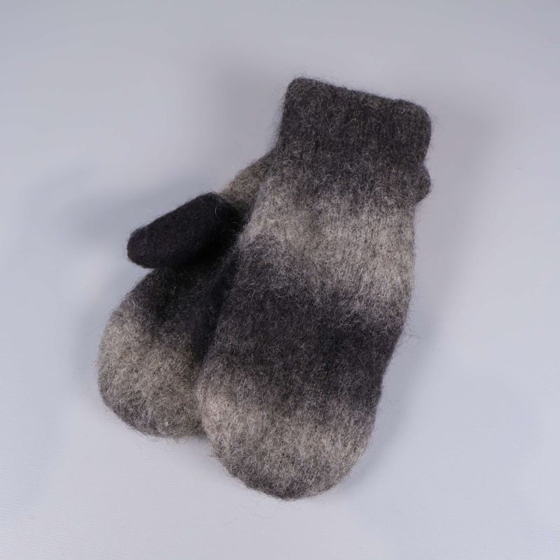 Par tumvantar i melerat grått och svart garn