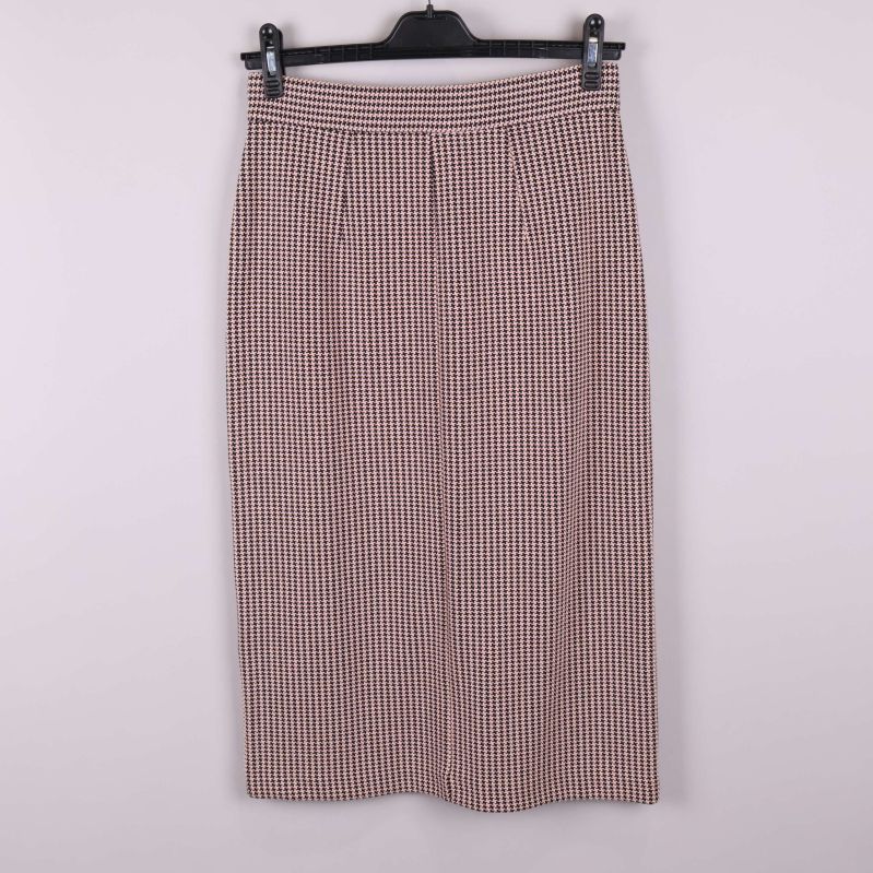 Baksida av pennkjol i mönster