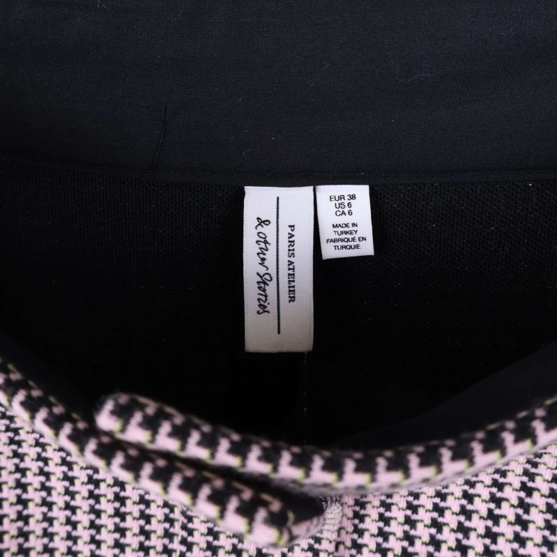 Nederkant av kjol med mönster