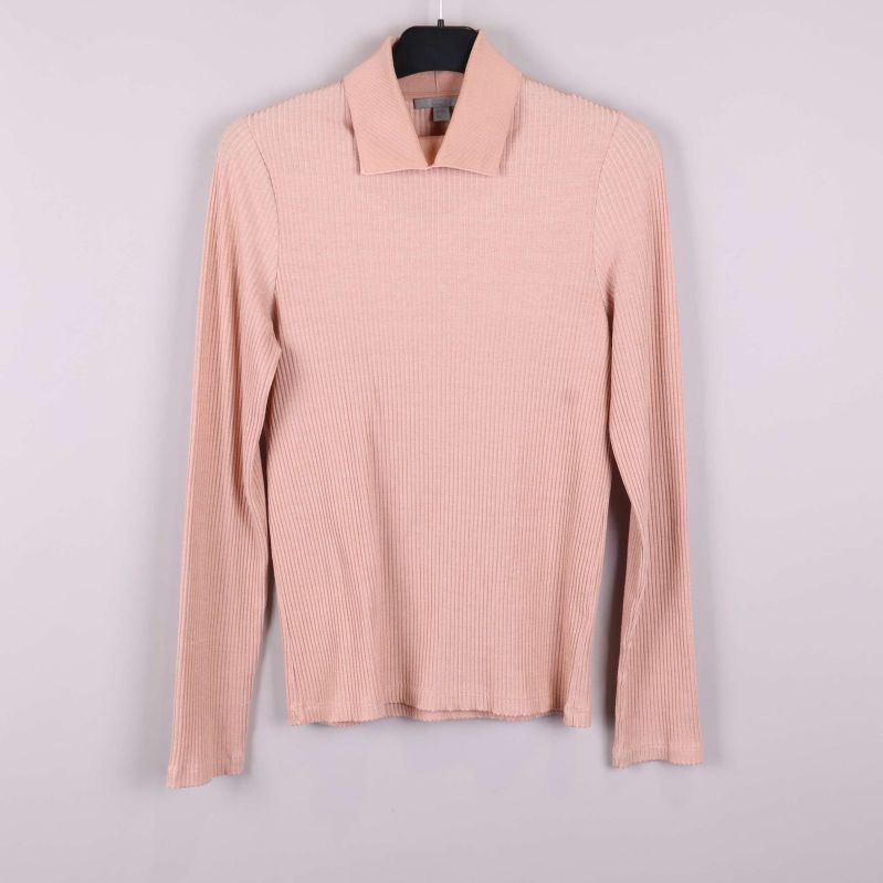 Framsidan av ribbad topp