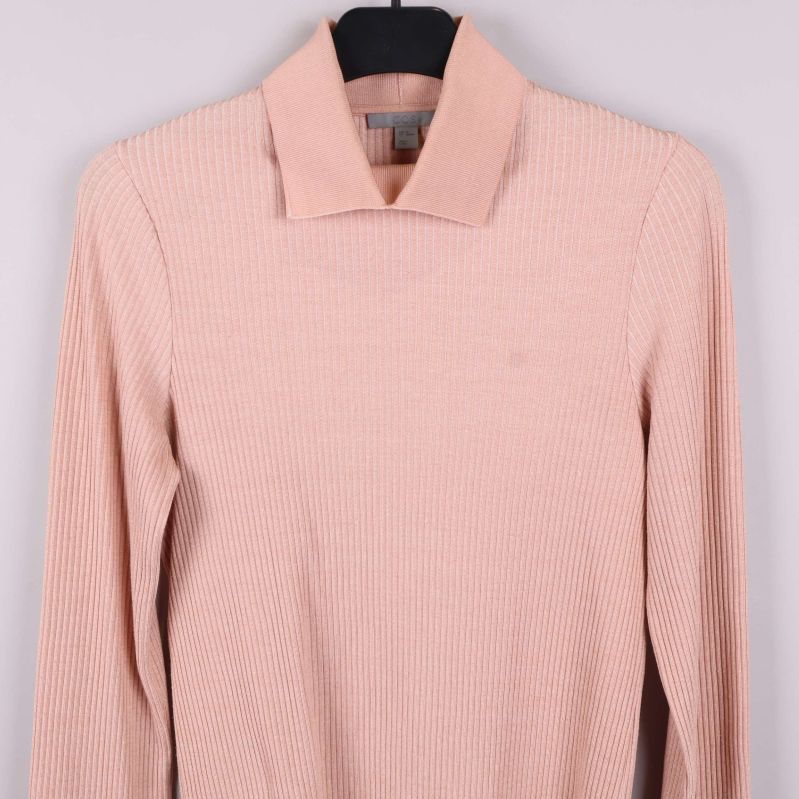 Detalj av krage på topp