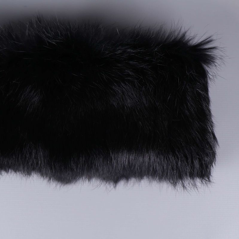 Närbild på svart päls med mjuka fibrer