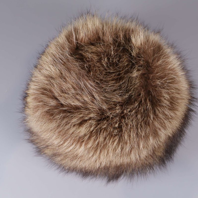 Fuskpälsmössa sedd ovanifrån med tjock päls