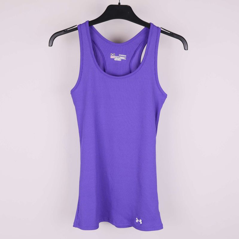 Lila ribbat träningslinne med racerback på galge