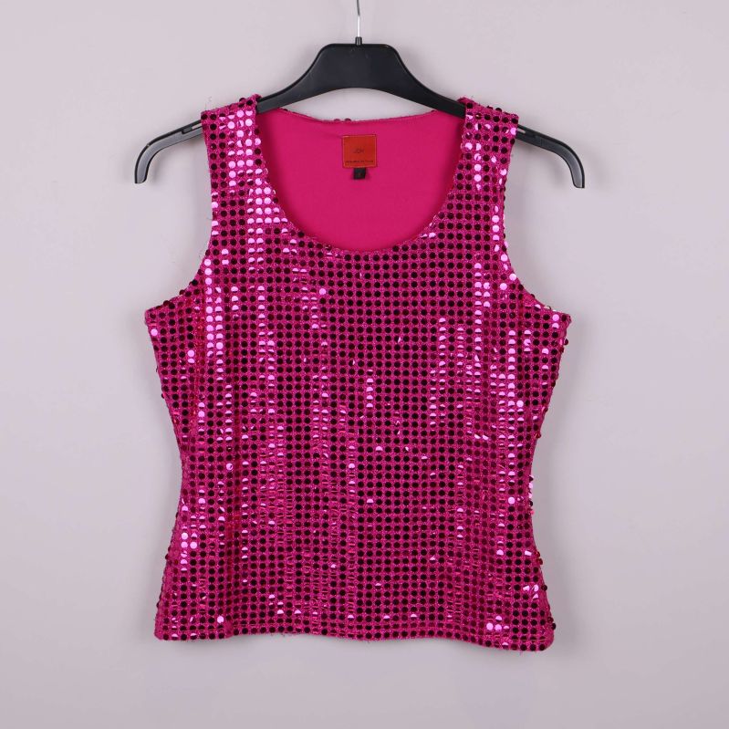 Ceriserosa linne med paljetter på galge framtill