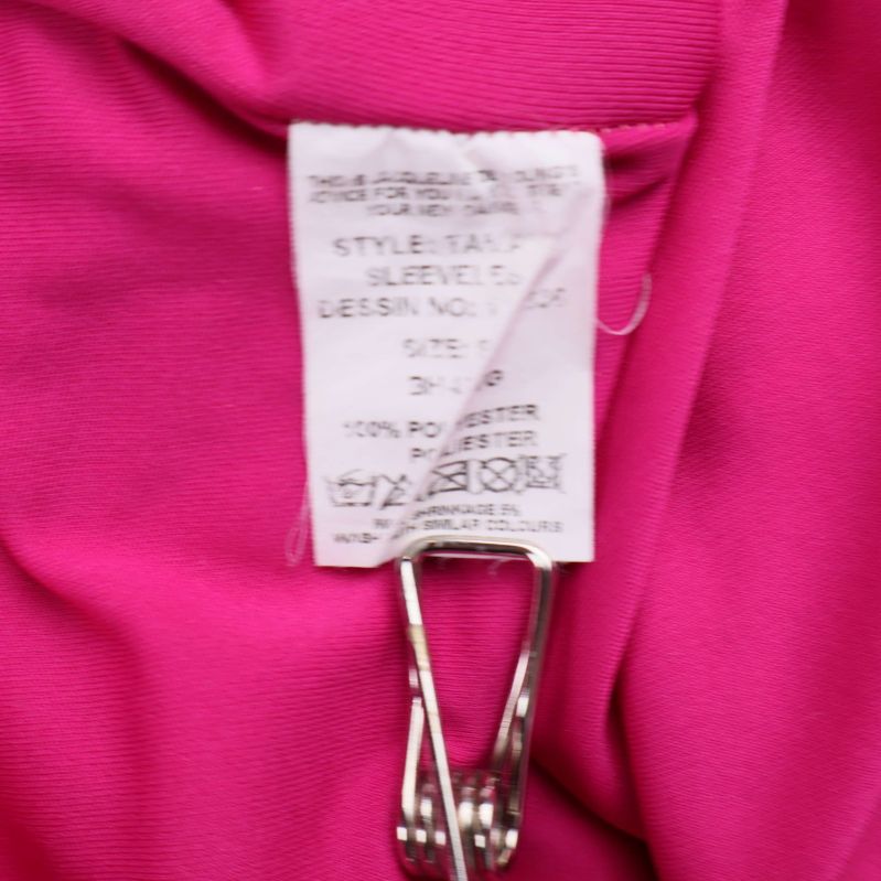 Närbild av materiallapp visar 100% polyester