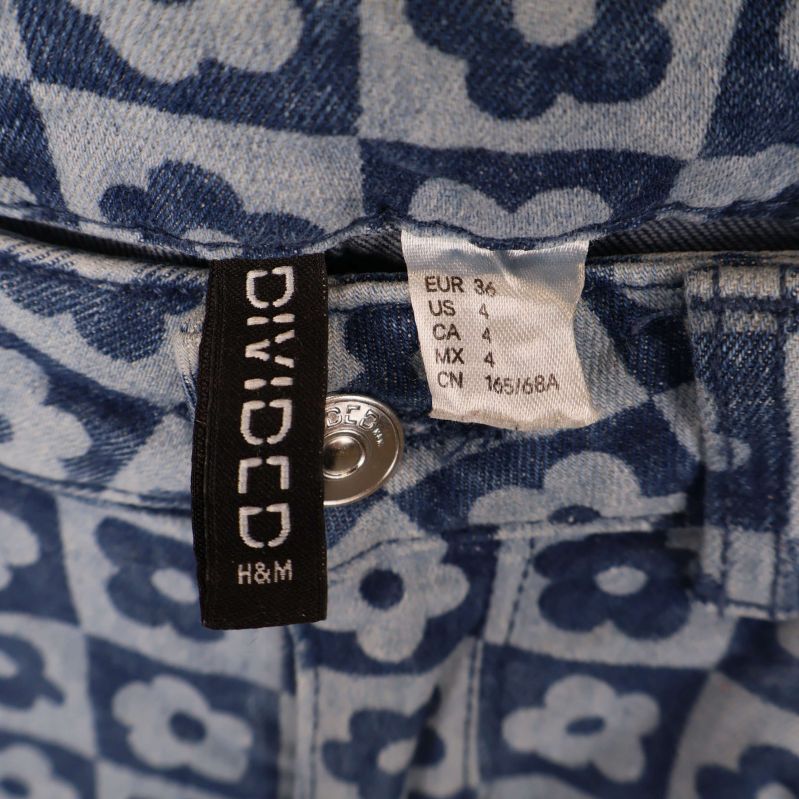 Etikett H&M Divided och storlek på jeansens insida