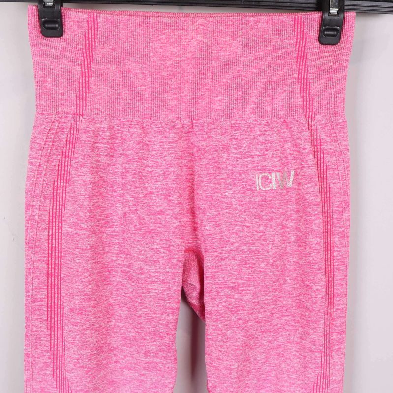 Framsida detaljer av rosa seamless tights