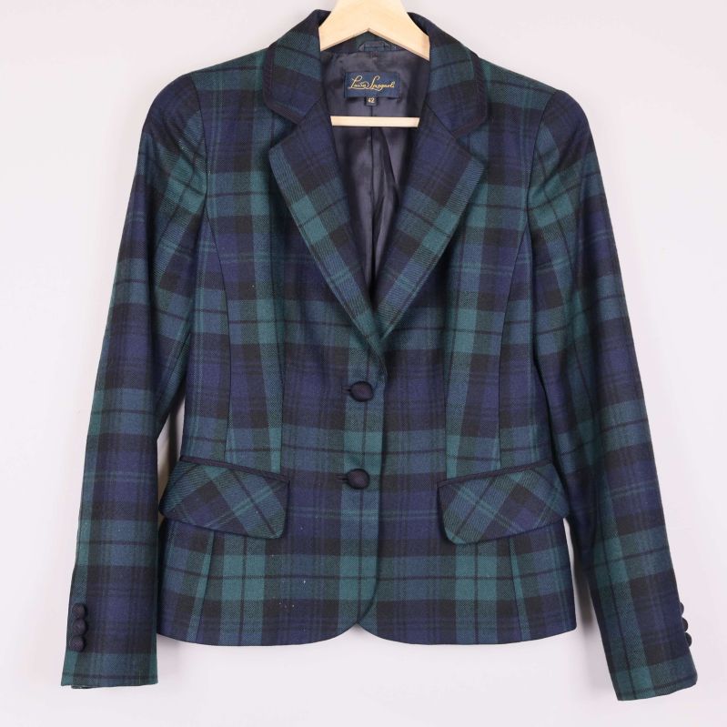 Rutig kavaj med två knappar och fickor fram