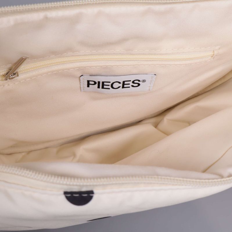 Insida av magväska med innerficka och logotyp