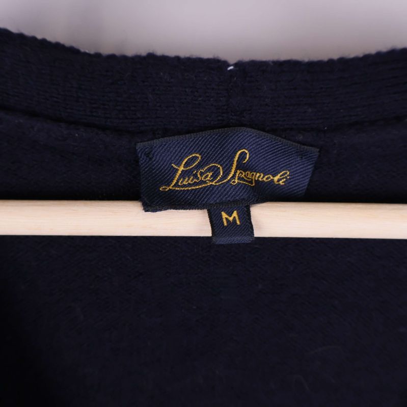Närkamera av märkesetikett Luisa Spagnoli och storlek M