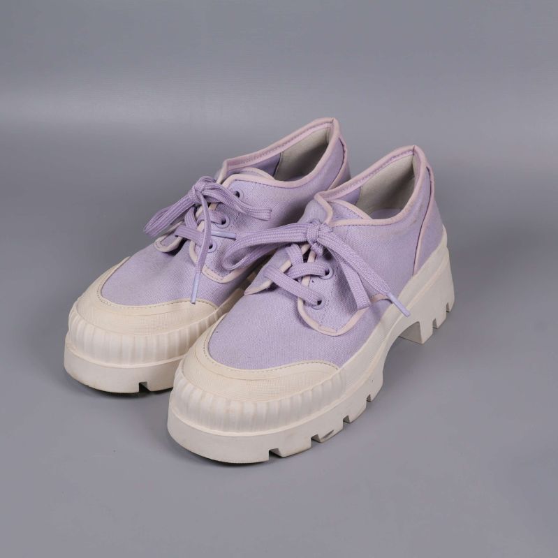 Par chunky sneakers i ljuslila med vit sula