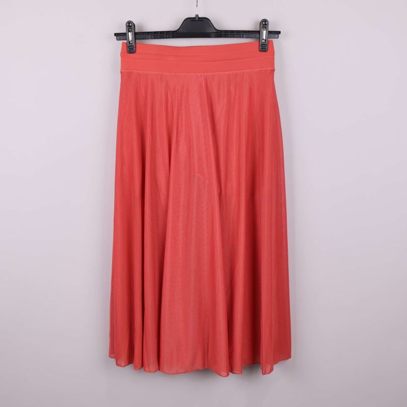 Baksidan av kjolen i helbild