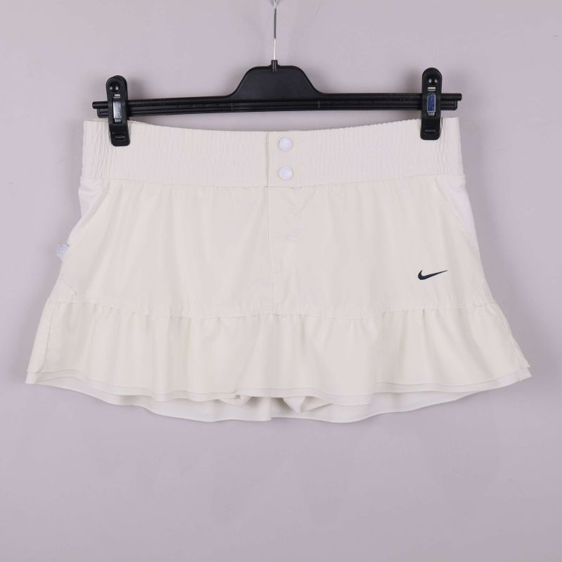 Tennisshorts gräddvit med volang och Nike-logga