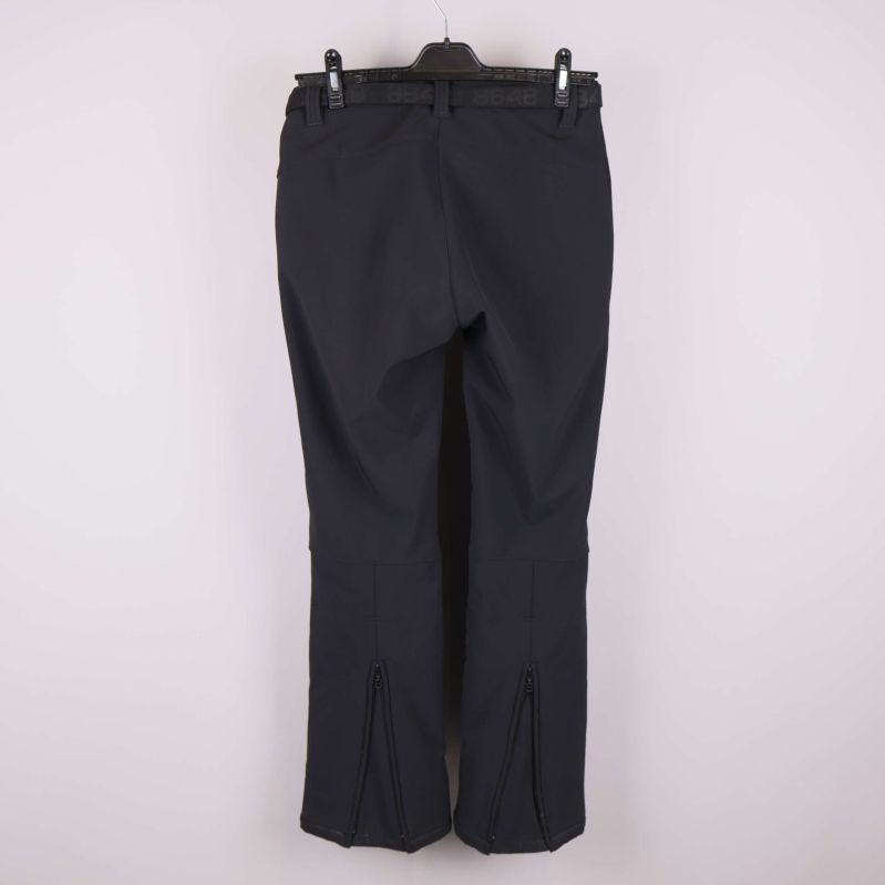 Softshellbyxa baksida med dragkedjor vid benslut