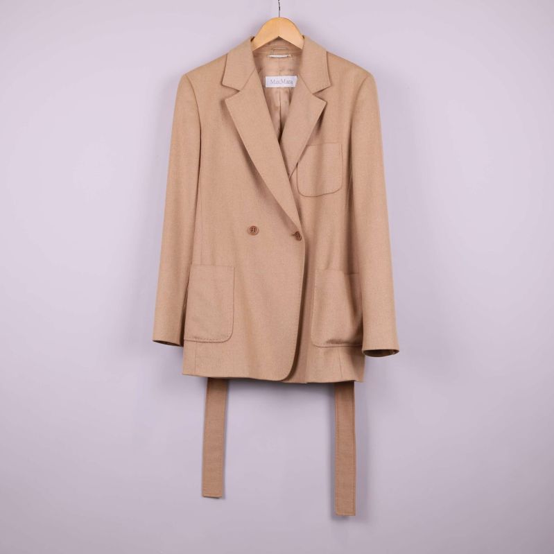 Beige kavaj med bälte 