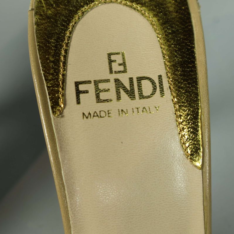 Fendi inläggssula med guld och logo