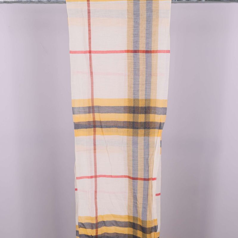 Sjal i rutigt Burberry mönster