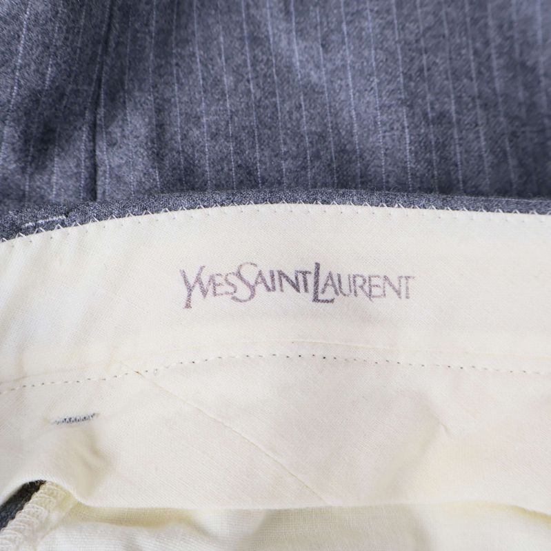 Yves Saint Laurent logga på tyg på insidan