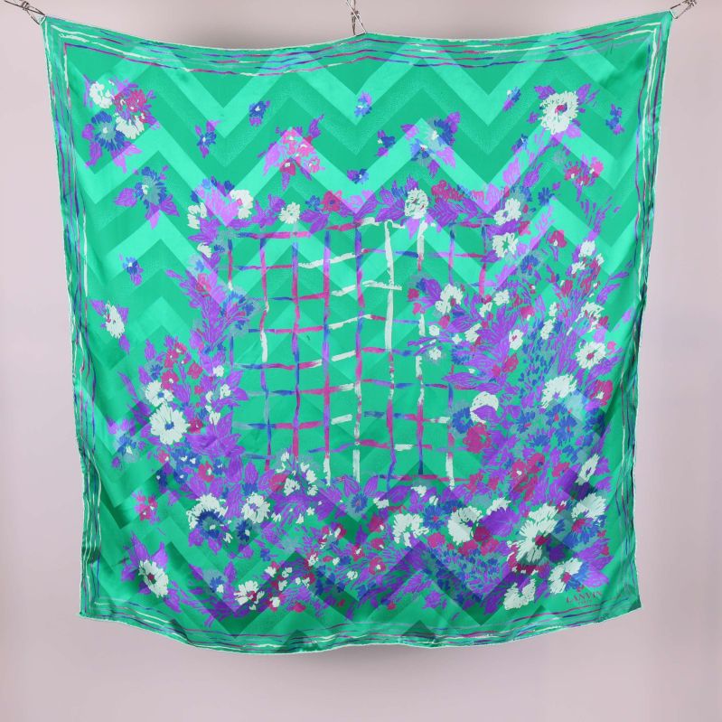 Stor grön scarf med blommigt mönster