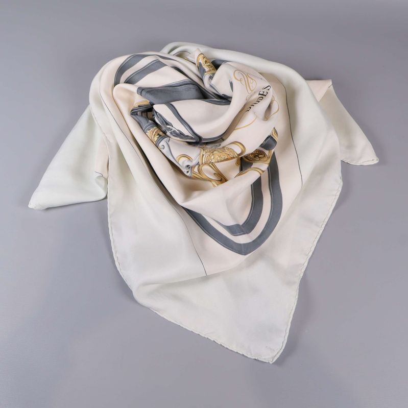 Scarf slarvigt vikt med synligt hästmotiv