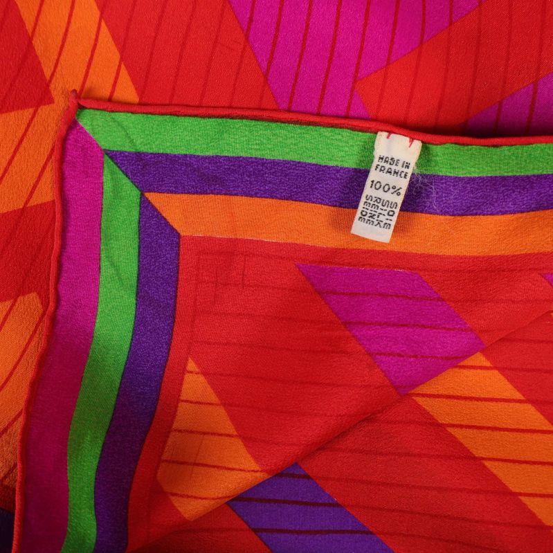 Materiallapp visar 100% siden på sjalens baksida