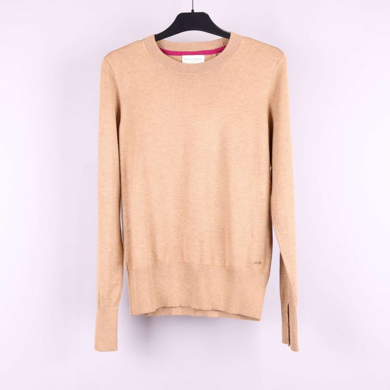 Beige tröja framifrån 