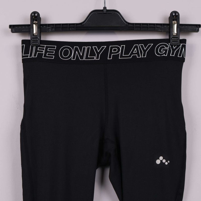 Elastisk midja med texten ONLY PLAY GYM LIFE