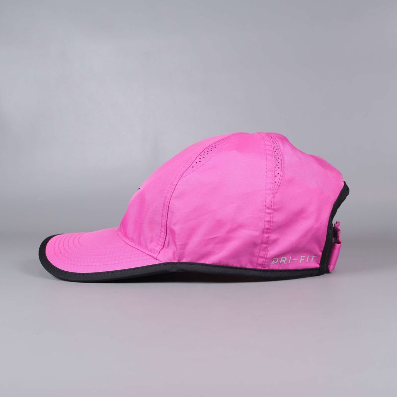 Sidan på rosa keps med Dri-FIT brodyr