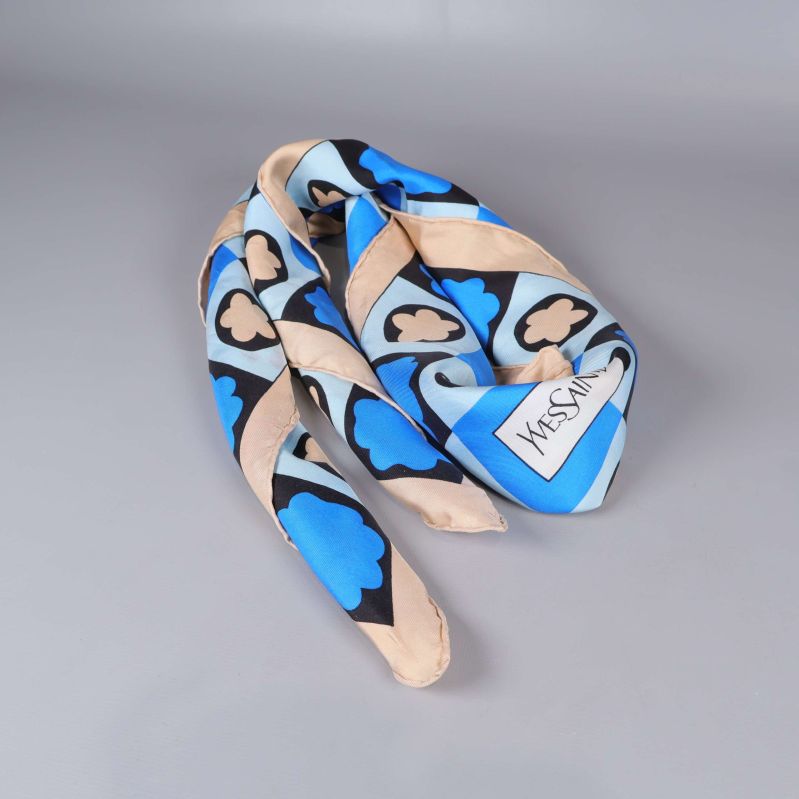 Scarf hopvikt med synlig logga och mönster