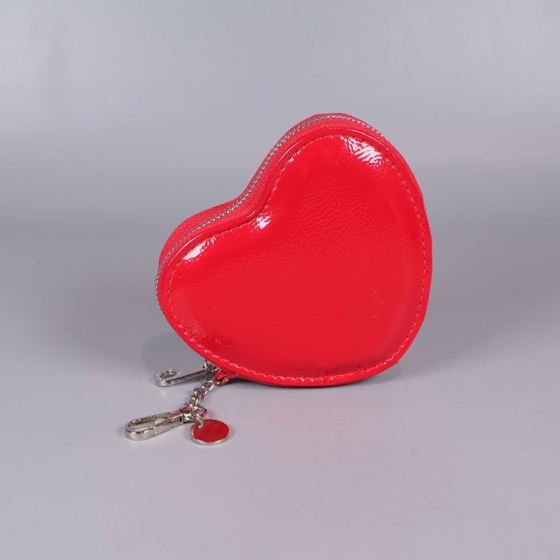 Framsida på hjärtformat fodral med nyckelring