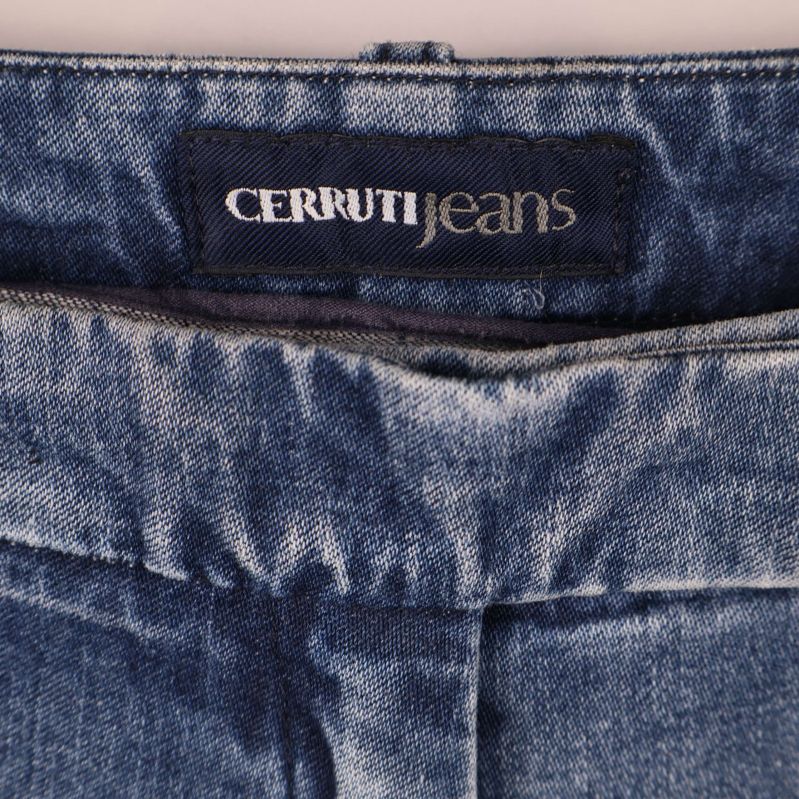 Cerruti Jeans logotyp i linningen