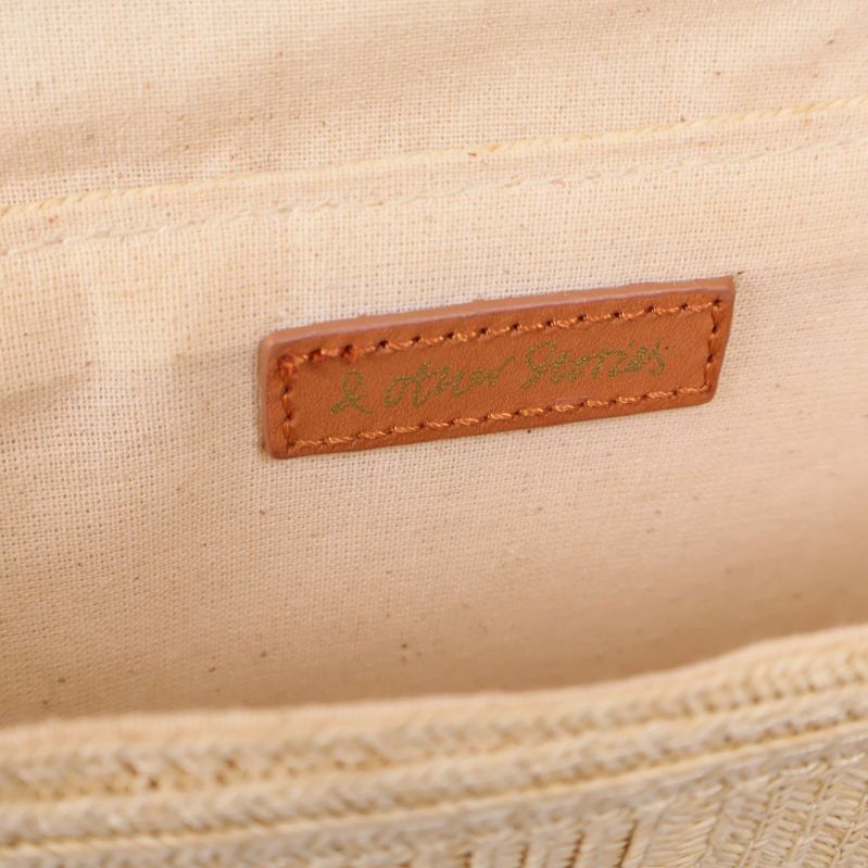 Närbild på insidan med märkeslapp & Other Stories