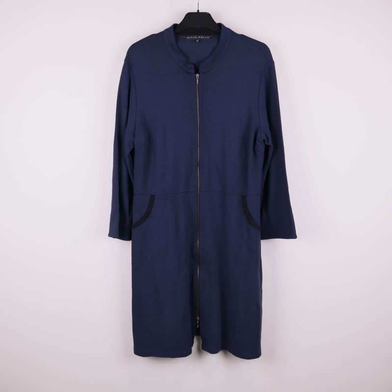 Lång mörkblå jacka med dragkedja framtill