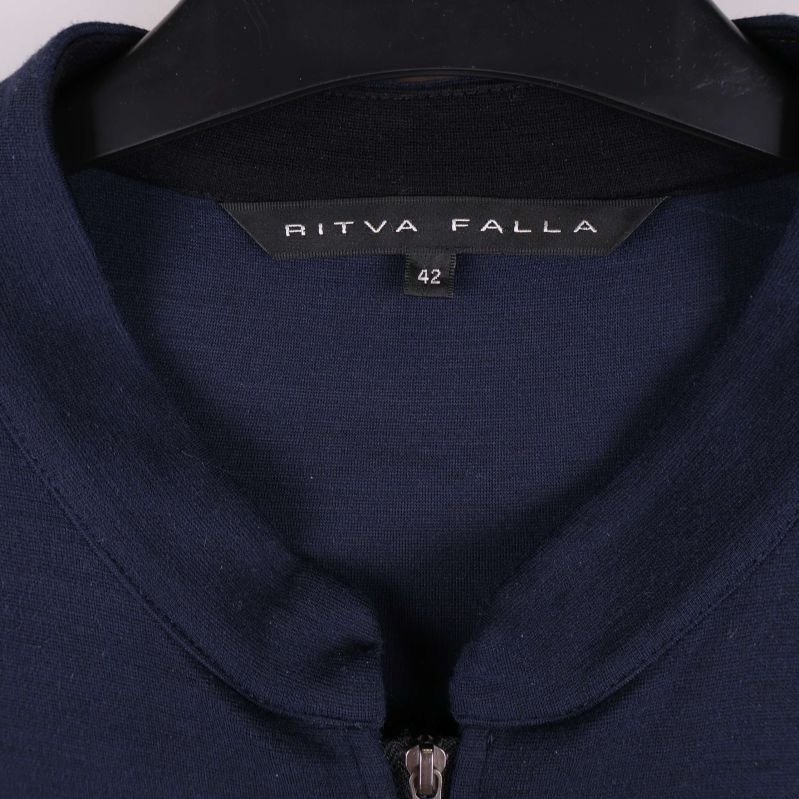 Närbild på märkessnabb och storlek Ritva Falla 42